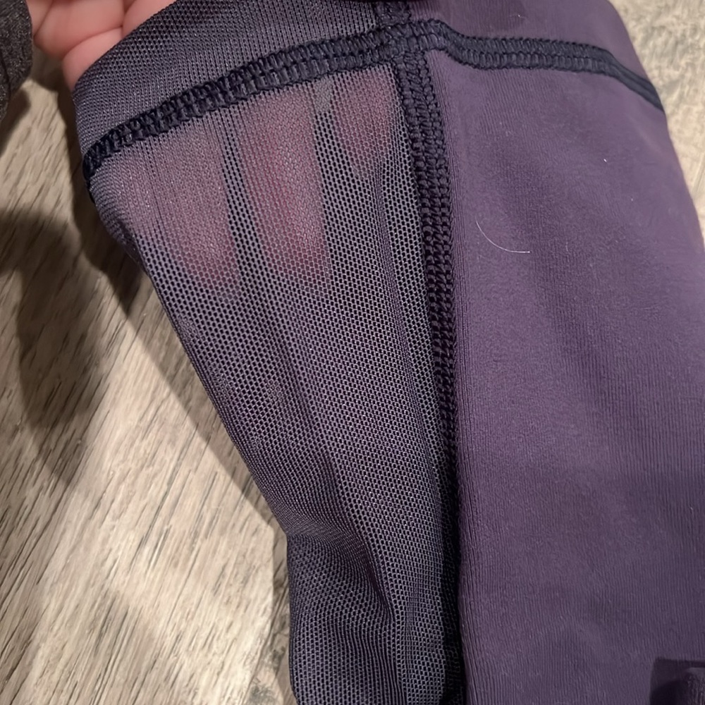 Lululemon - Picture 3 of 3